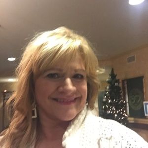 Meet your Posher, Deborah